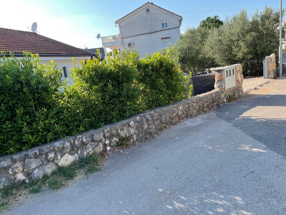 Villa Mira ***** Pinezići Buitenkant foto