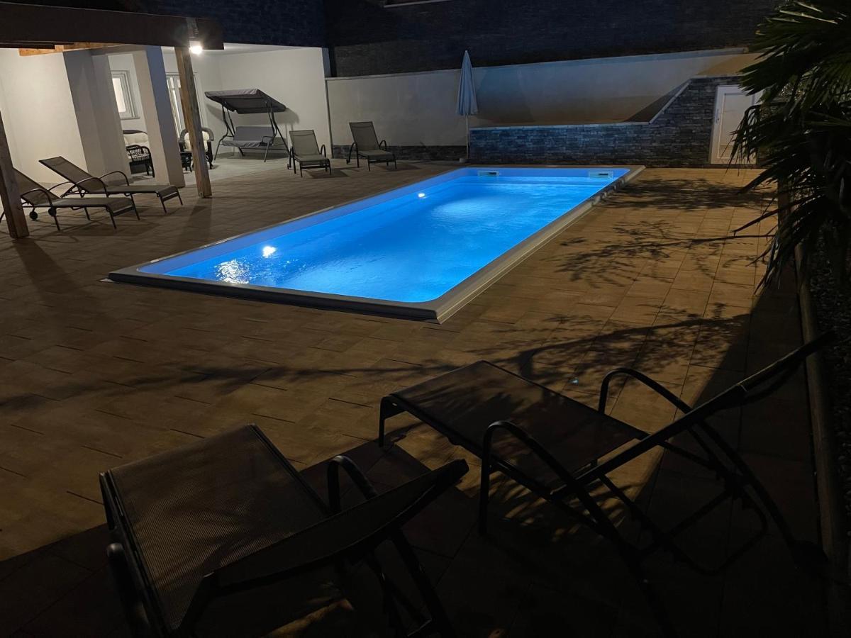 Villa Mira ***** Pinezići Buitenkant foto