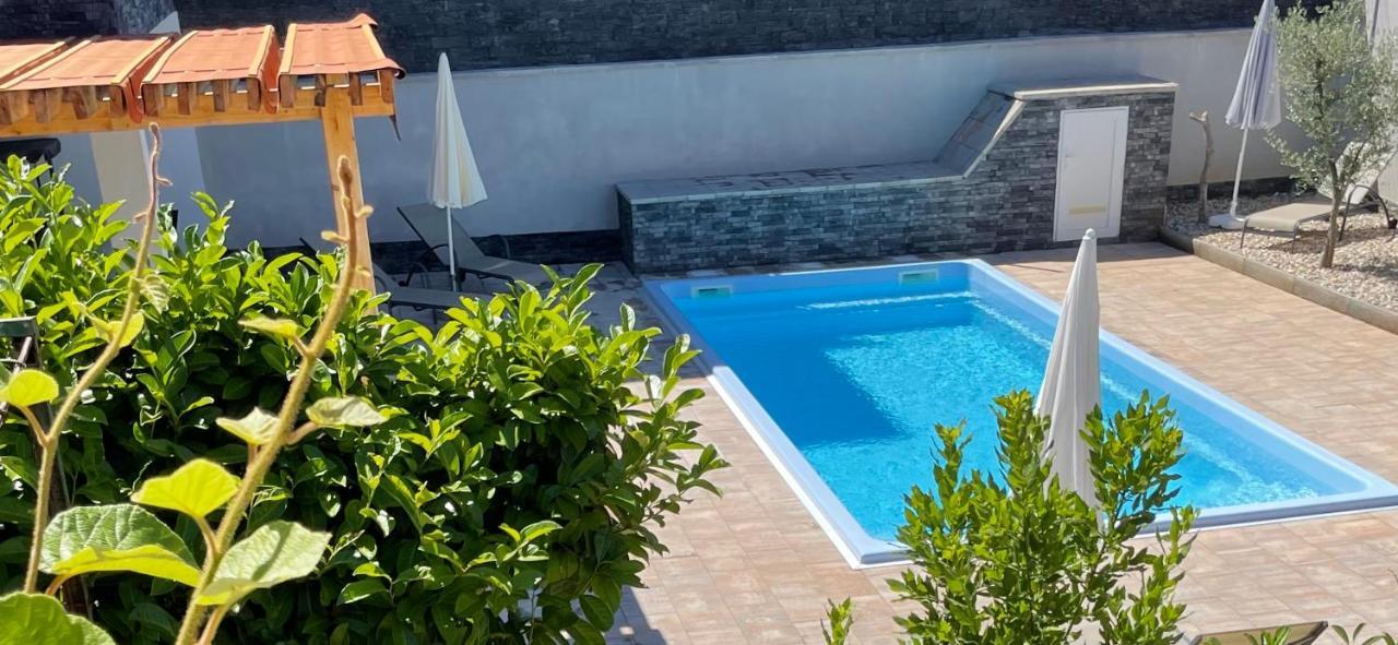 Villa Mira ***** Pinezići Buitenkant foto