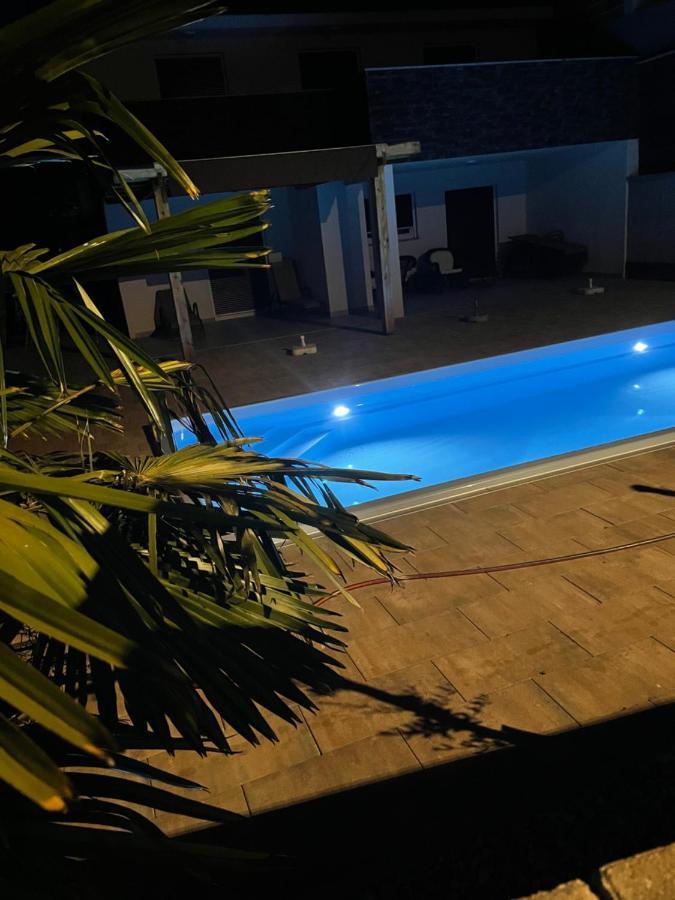 Villa Mira ***** Pinezići Buitenkant foto