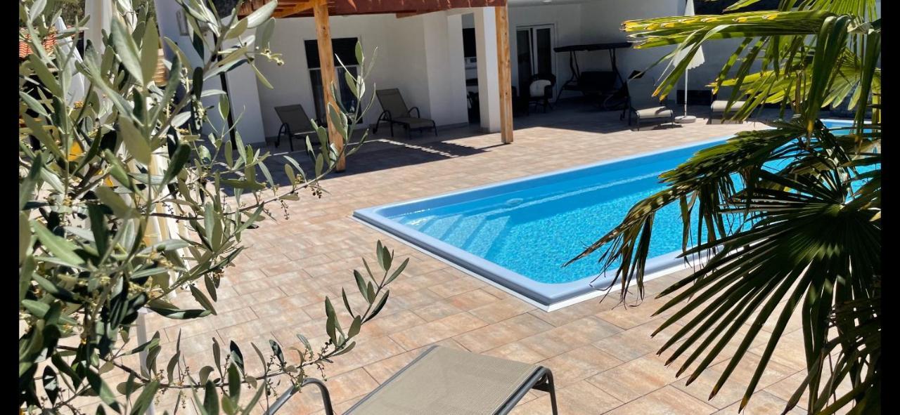 Villa Mira ***** Pinezići Buitenkant foto