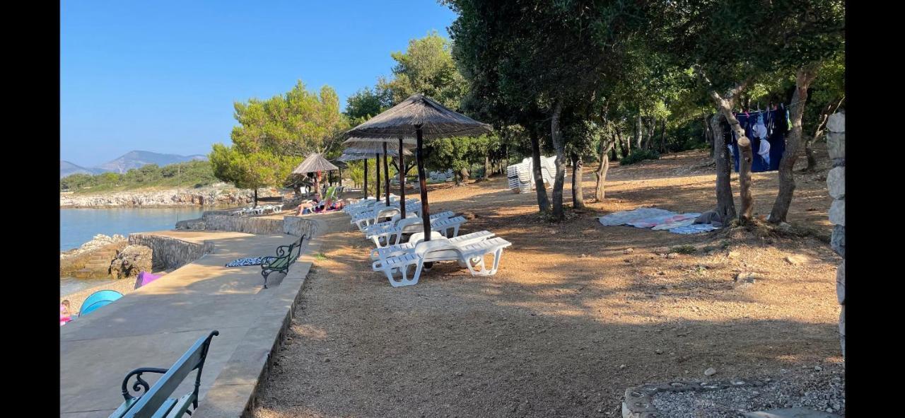 Villa Mira ***** Pinezići Buitenkant foto